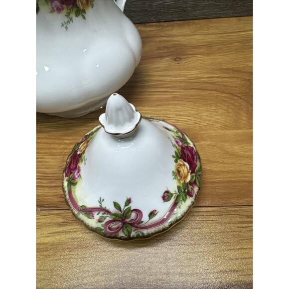 Royal Albert Ruby Celebration Ribbon Collection Christmas Teapot 7” - Picture 9 of 13